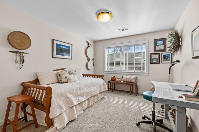 1120 Barrington Circle, Ashland, OR 97520