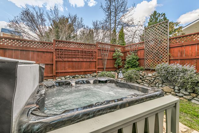 1120 Barrington Circle, Ashland, OR 97520