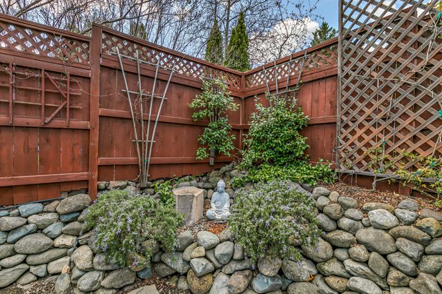 1120 Barrington Circle, Ashland, OR 97520