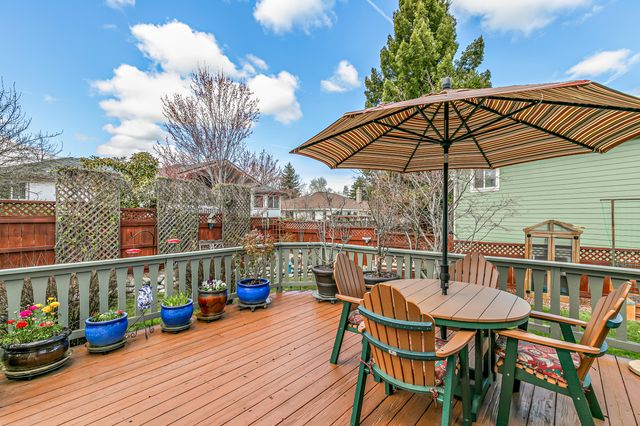 1120 Barrington Circle, Ashland, OR 97520