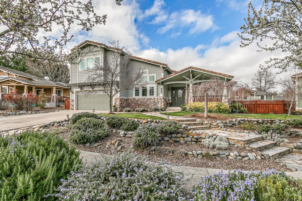 1120 Barrington Circle, Ashland, OR 97520
