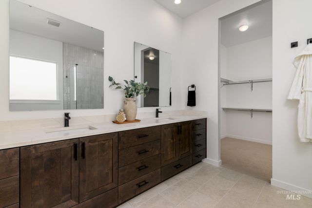 4931 W River Oaks Dr, Meridian, ID 83646