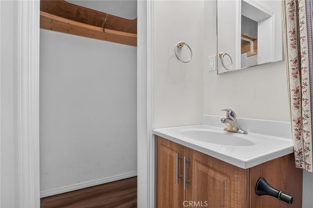 10572 Shoshone Avenue, Granada Hills, CA 91344