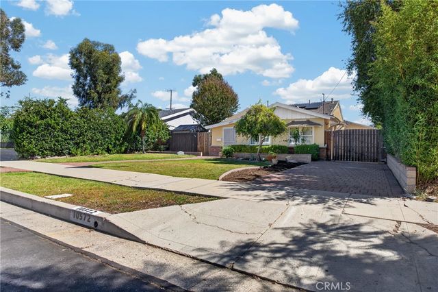 10572 Shoshone Avenue, Granada Hills, CA 91344