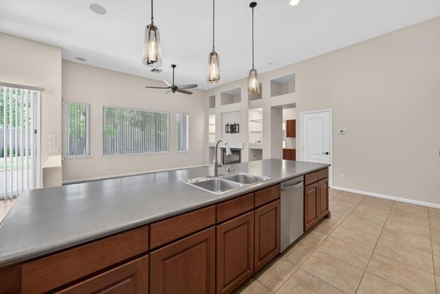 4385 S Crosscreek Drive, Chandler, AZ 85249