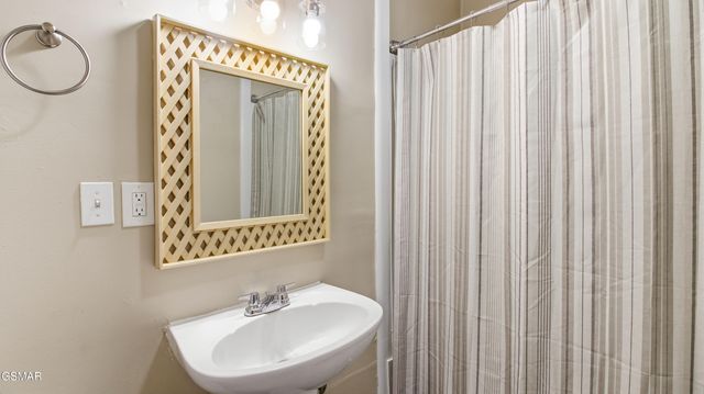 240 Meadowbrook Drive, Pigeon Forge, TN 37863