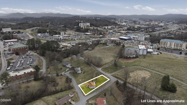 240 Meadowbrook Drive, Pigeon Forge, TN 37863