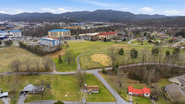 240 Meadowbrook Drive, Pigeon Forge, TN 37863