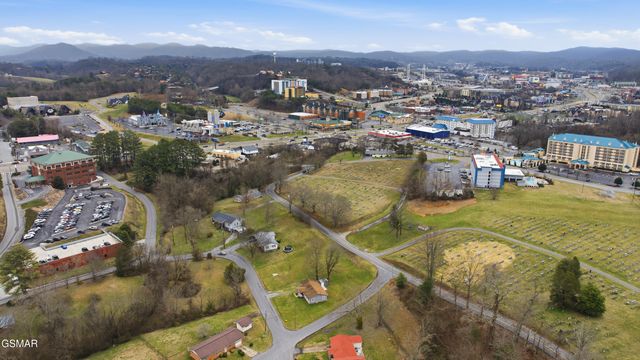 240 Meadowbrook Drive, Pigeon Forge, TN 37863