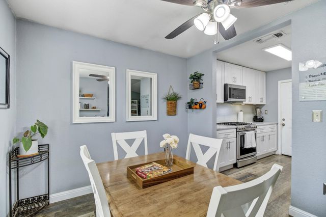 3851 8th Ave, Sacramento, CA 95817