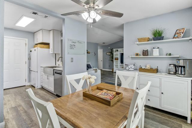 3851 8th Ave, Sacramento, CA 95817