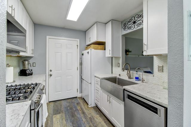 3851 8th Ave, Sacramento, CA 95817