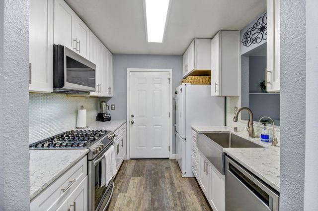 3851 8th Ave, Sacramento, CA 95817