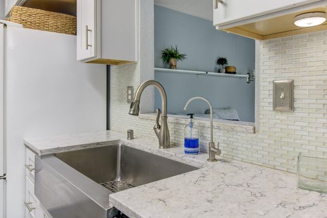 3851 8th Ave, Sacramento, CA 95817