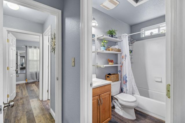 3851 8th Ave, Sacramento, CA 95817