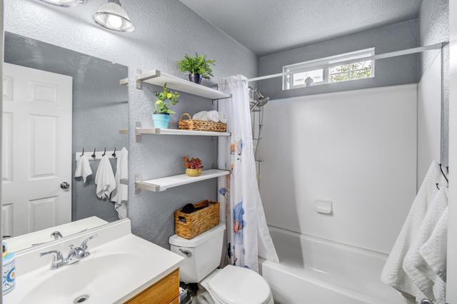 3851 8th Ave, Sacramento, CA 95817