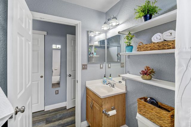 3851 8th Ave, Sacramento, CA 95817