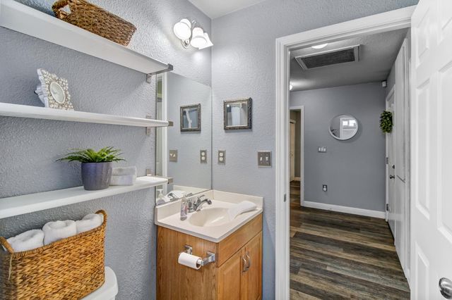 3851 8th Ave, Sacramento, CA 95817