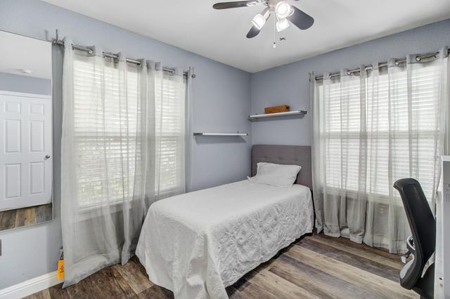 3851 8th Ave, Sacramento, CA 95817