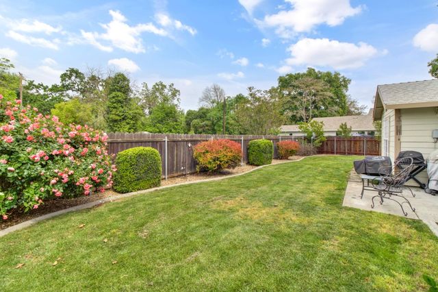 3851 8th Ave, Sacramento, CA 95817