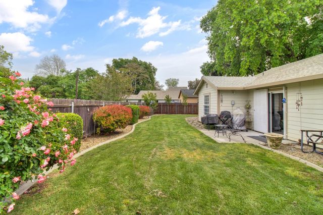 3851 8th Ave, Sacramento, CA 95817