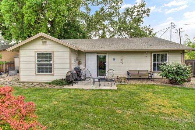 3851 8th Ave, Sacramento, CA 95817