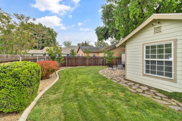 3851 8th Ave, Sacramento, CA 95817