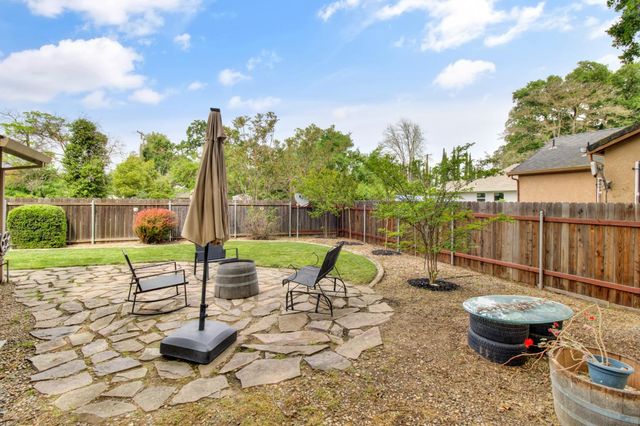 3851 8th Ave, Sacramento, CA 95817