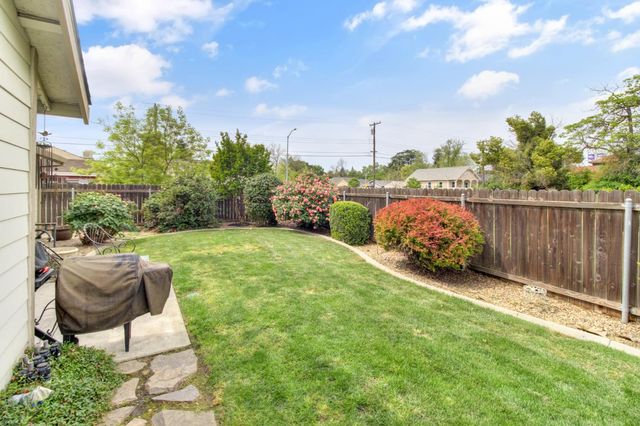 3851 8th Ave, Sacramento, CA 95817