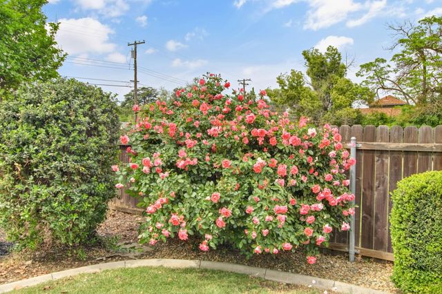 3851 8th Ave, Sacramento, CA 95817