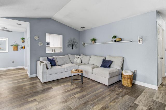 3851 8th Ave, Sacramento, CA 95817