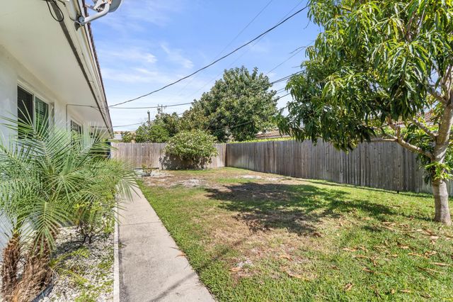 541 NE 44th Street C, Boca Raton, FL 33431