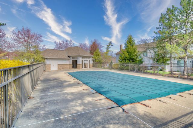 576 Cloverfield Lane, 308, Fort Wright, KY 41011