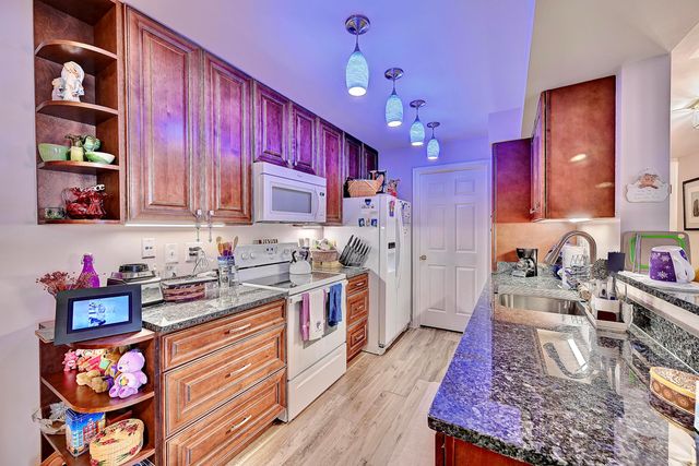 576 Cloverfield Lane, 308, Fort Wright, KY 41011