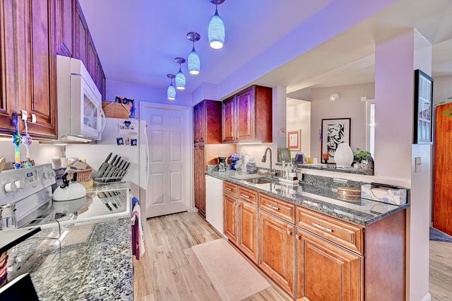 576 Cloverfield Lane, 308, Fort Wright, KY 41011