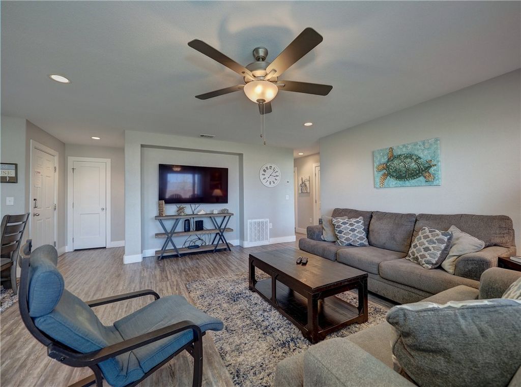 230 Cut Off 126, Port Aransas, TX 78373 — photo 2