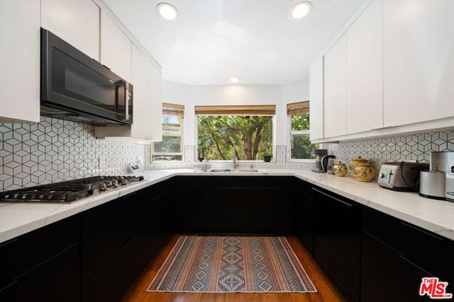 2817 Virginia Avenue, Santa Monica, CA 90404