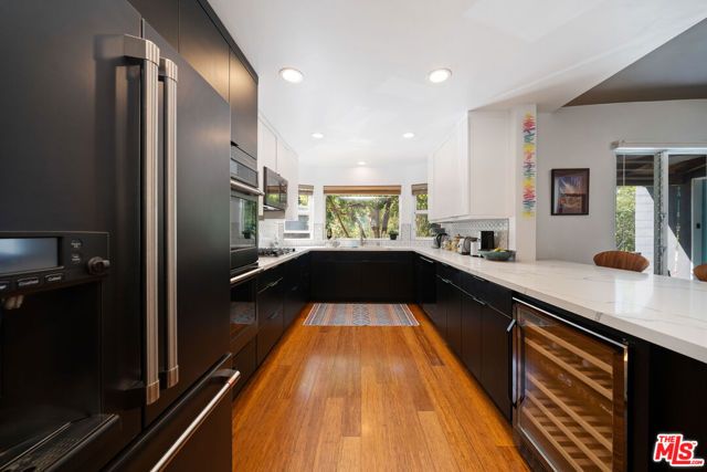 2817 Virginia Avenue, Santa Monica, CA 90404