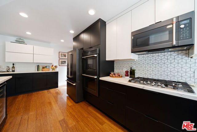 2817 Virginia Avenue, Santa Monica, CA 90404