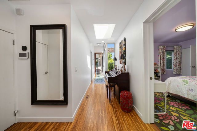 2817 Virginia Avenue, Santa Monica, CA 90404