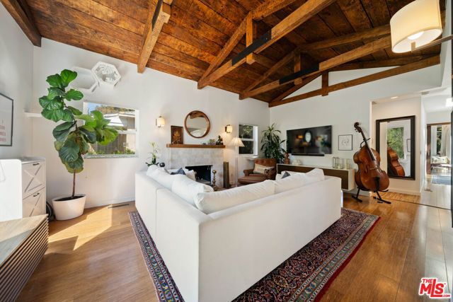 2817 Virginia Avenue, Santa Monica, CA 90404