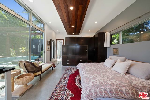 2817 Virginia Avenue, Santa Monica, CA 90404