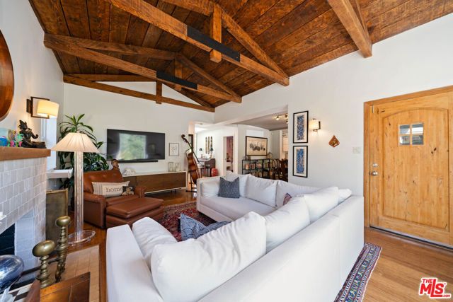 2817 Virginia Avenue, Santa Monica, CA 90404