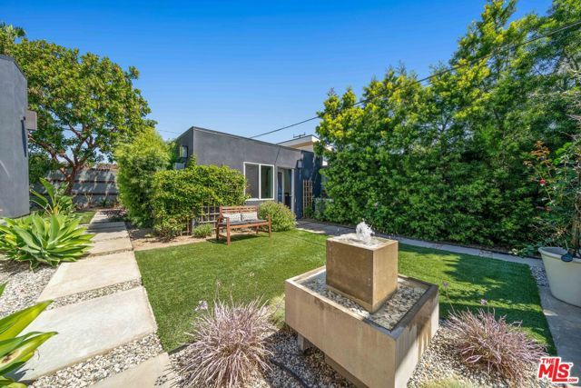 2817 Virginia Avenue, Santa Monica, CA 90404