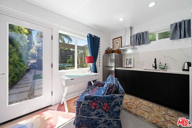 2817 Virginia Avenue, Santa Monica, CA 90404