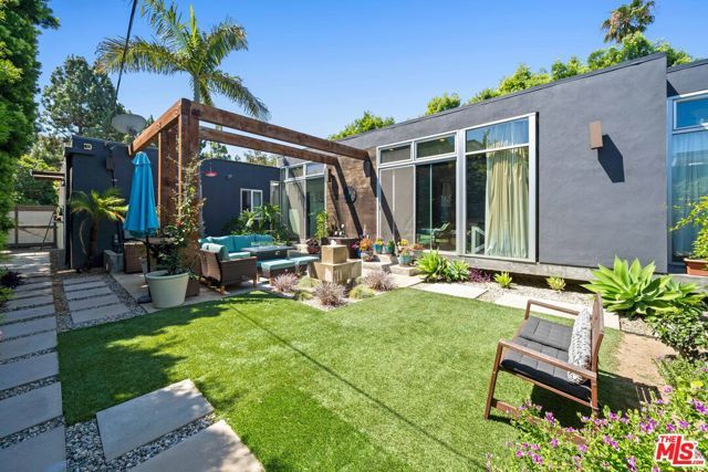 2817 Virginia Avenue, Santa Monica, CA 90404