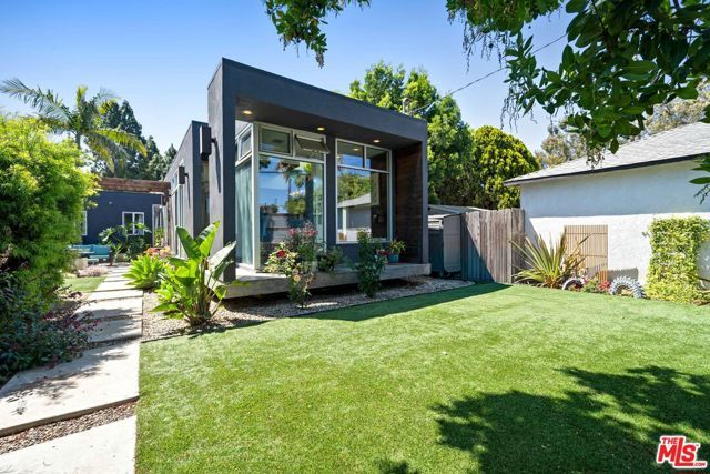 2817 Virginia Avenue, Santa Monica, CA 90404