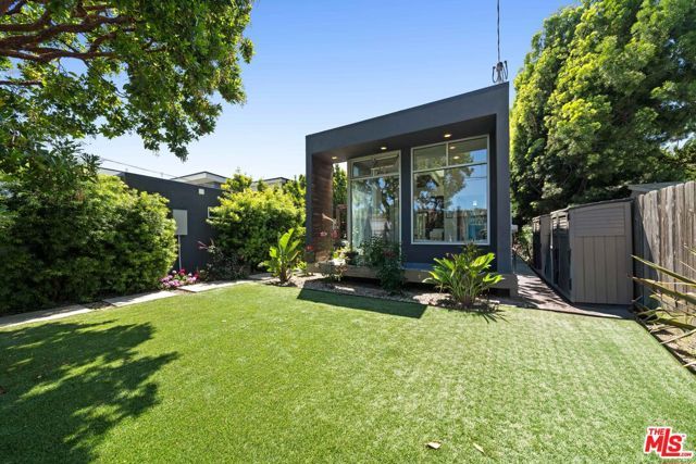 2817 Virginia Avenue, Santa Monica, CA 90404