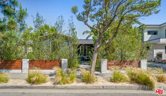 2817 Virginia Avenue, Santa Monica, CA 90404