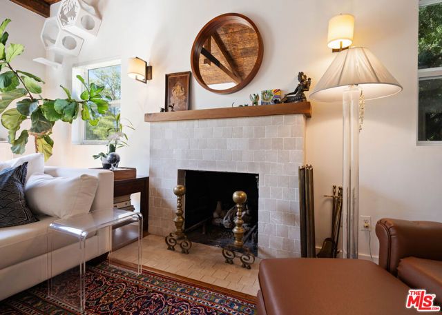 2817 Virginia Avenue, Santa Monica, CA 90404